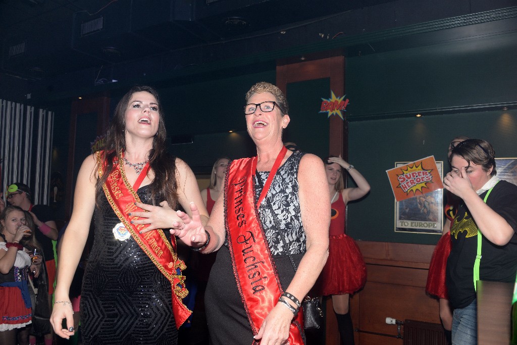 ../Images/Held op sokken feest 084.jpg